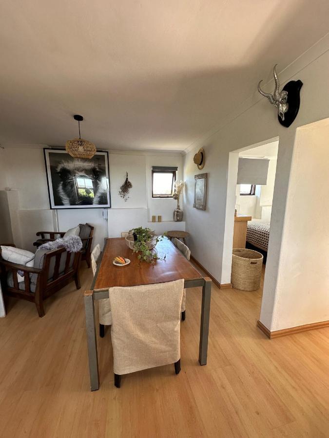 Ostrich Cottage At Les Wings Private Game Farm Groot-Jongensfontein Esterno foto