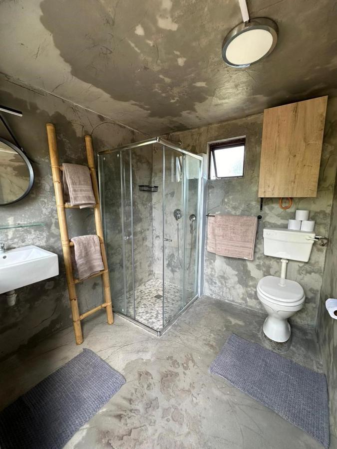 Ostrich Cottage At Les Wings Private Game Farm Groot-Jongensfontein Esterno foto